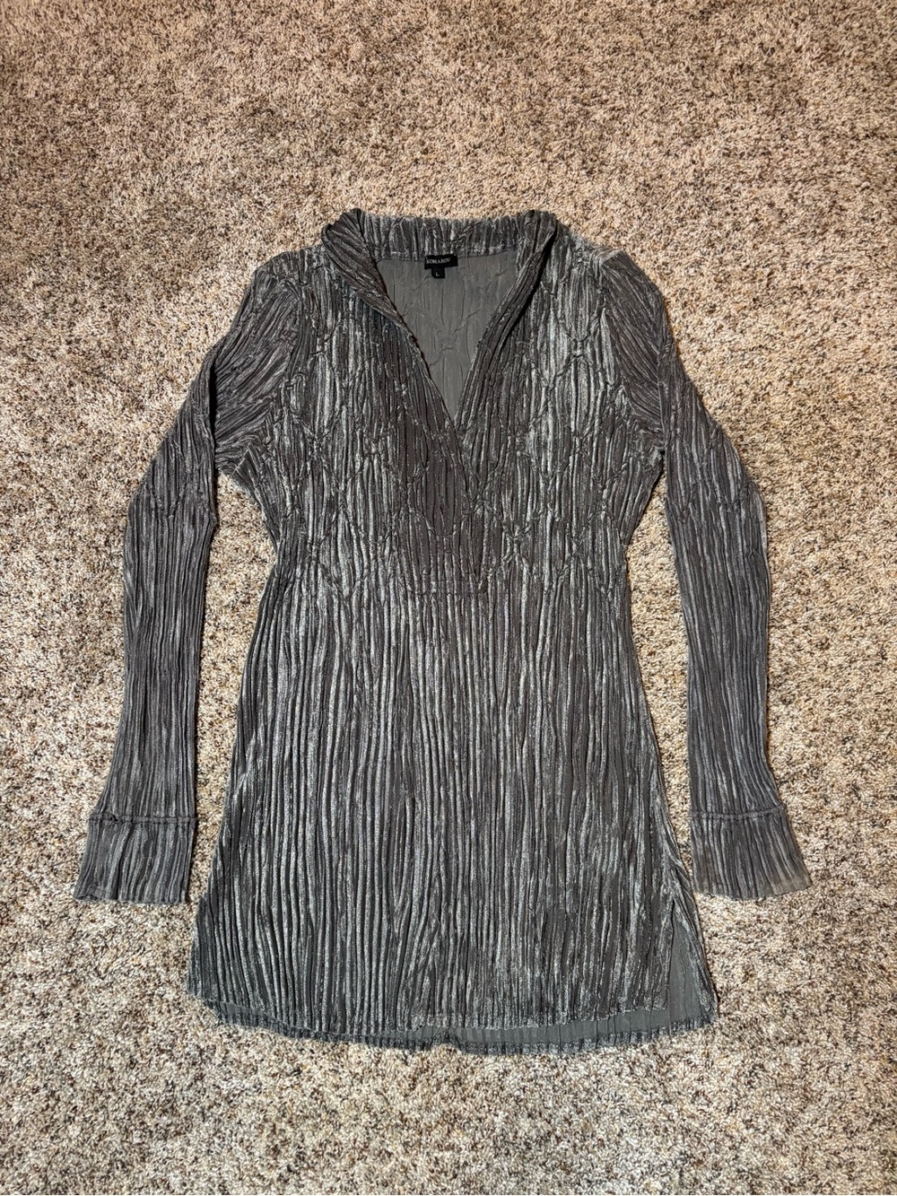 E174 Vintage Komarov Silver Metallic Pleated Long Sleeve Dress, Size L